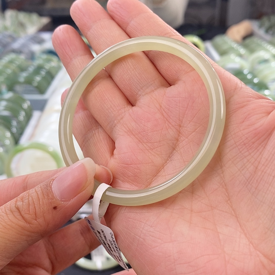 和田玉和田玉手镯55.56未镶嵌