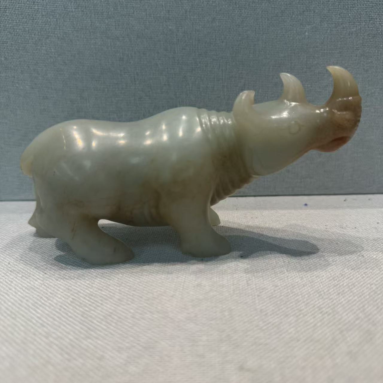 和田玉玉犀牛摆件