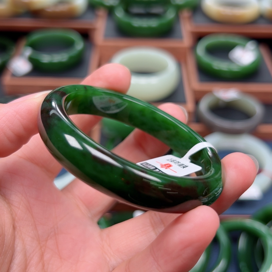 未镶嵌手镯和田玉（碧玉）玲*