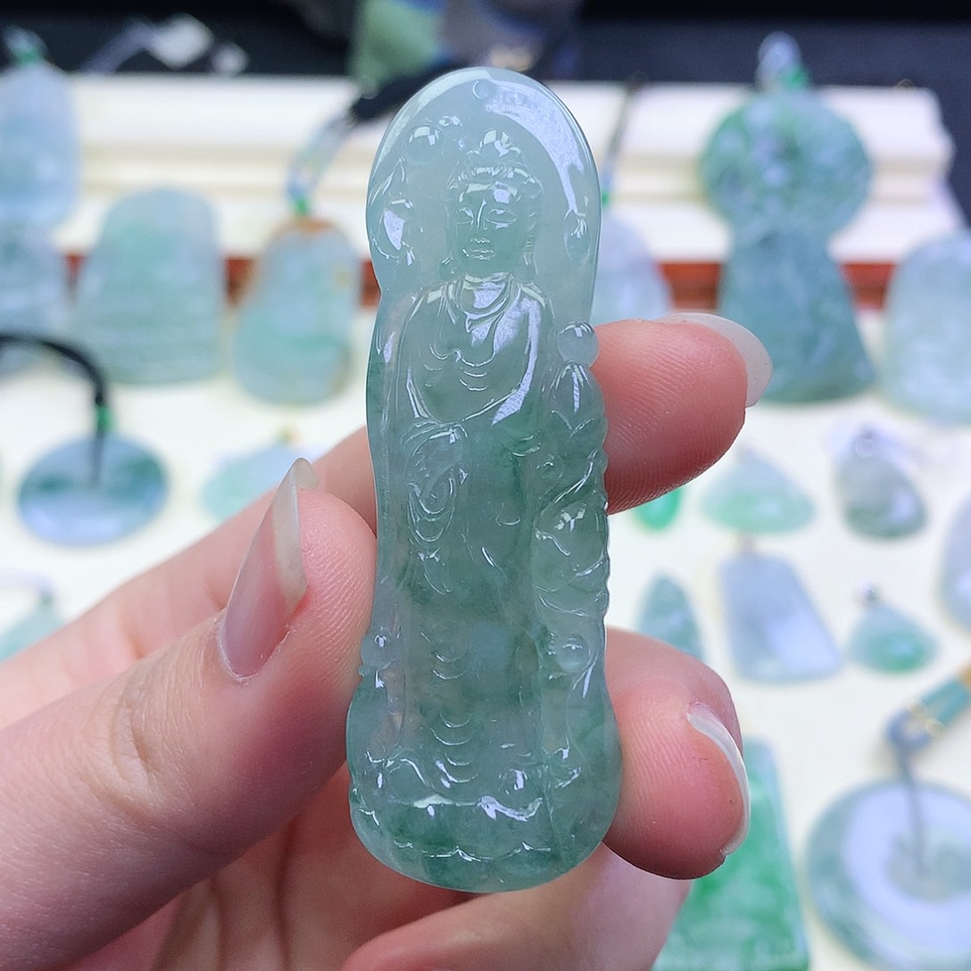 翡翠颈饰未镶嵌吊坠