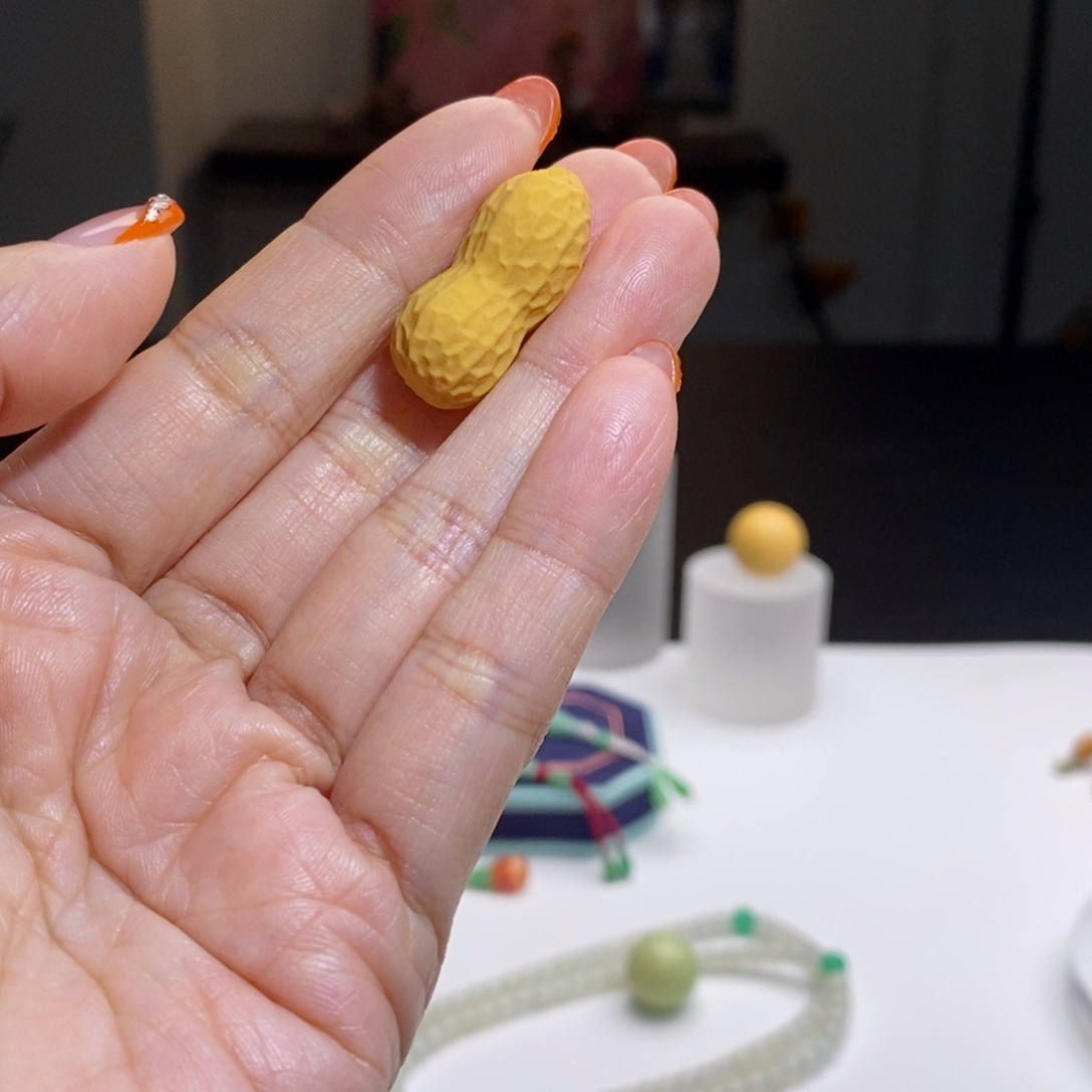 石英质玉（缅黄）未镶嵌颈饰