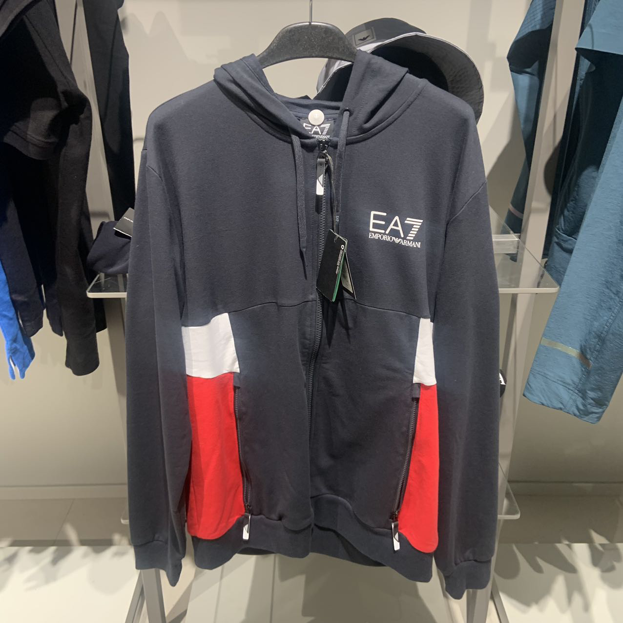 全新未使用 GIORGIO ARMANI/阿玛尼 男士外套EA7运动服连帽