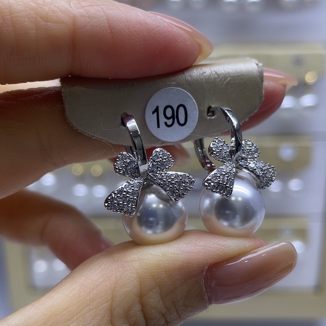 淡水珍珠未镶嵌耳饰