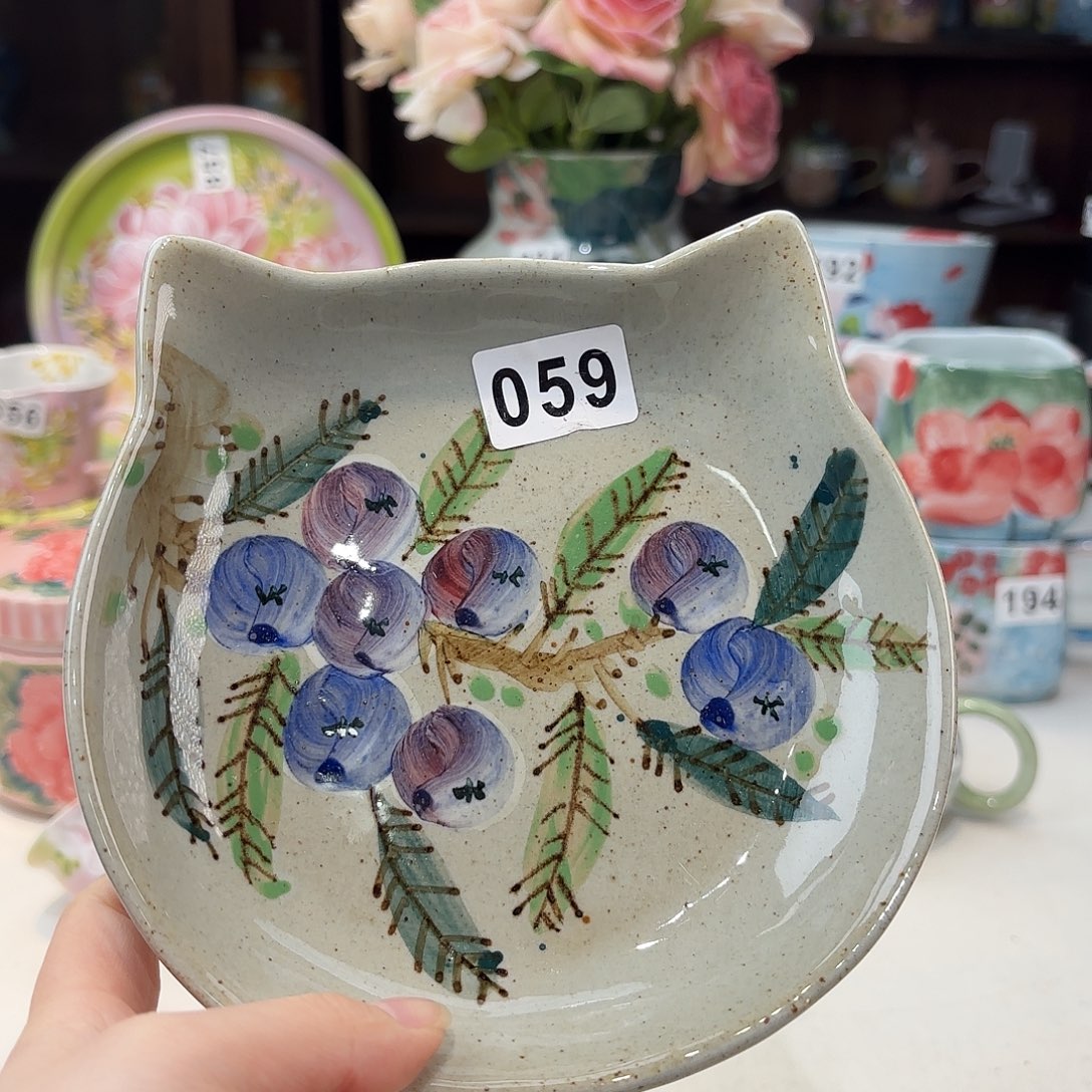 瓷片兔兔的小可爱