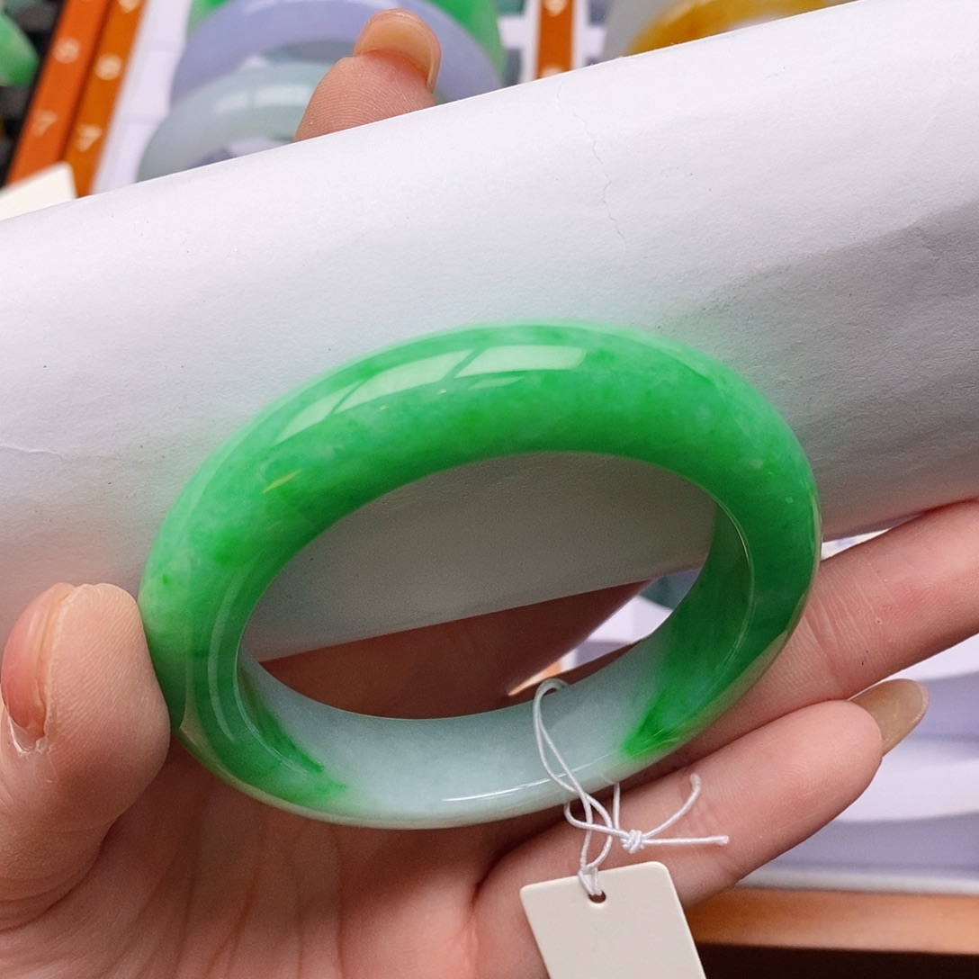 翡翠未镶嵌手镯53