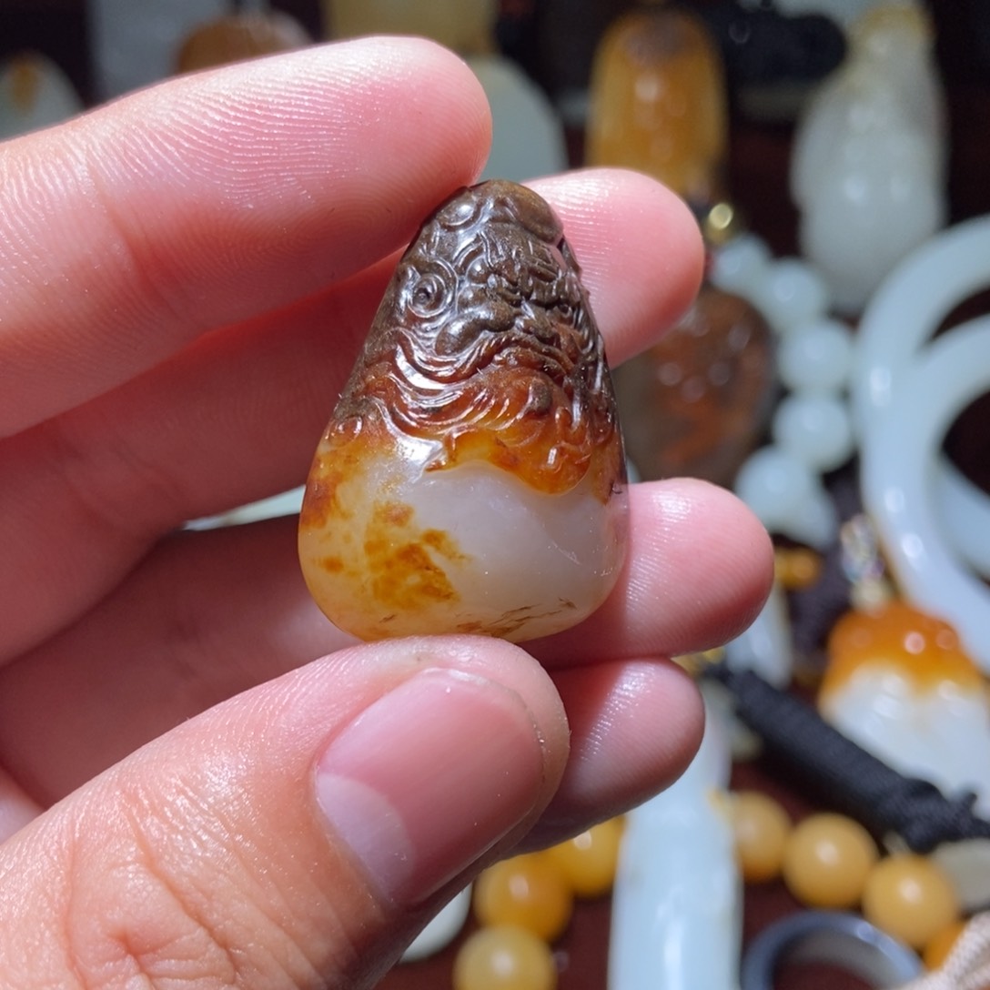 和田玉颈饰未镶嵌社**氓