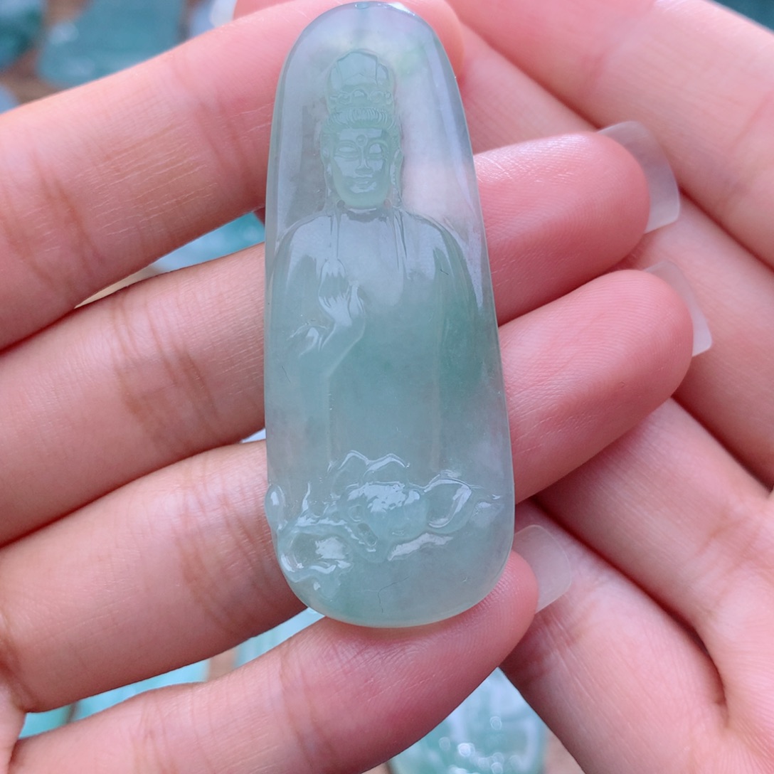 颈饰未镶嵌翡翠观音