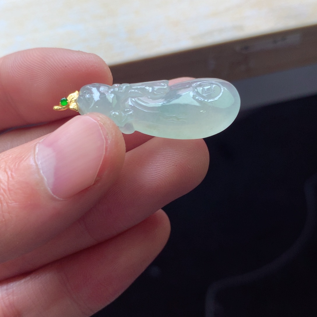 翡翠颈饰18K金镶嵌吊坠