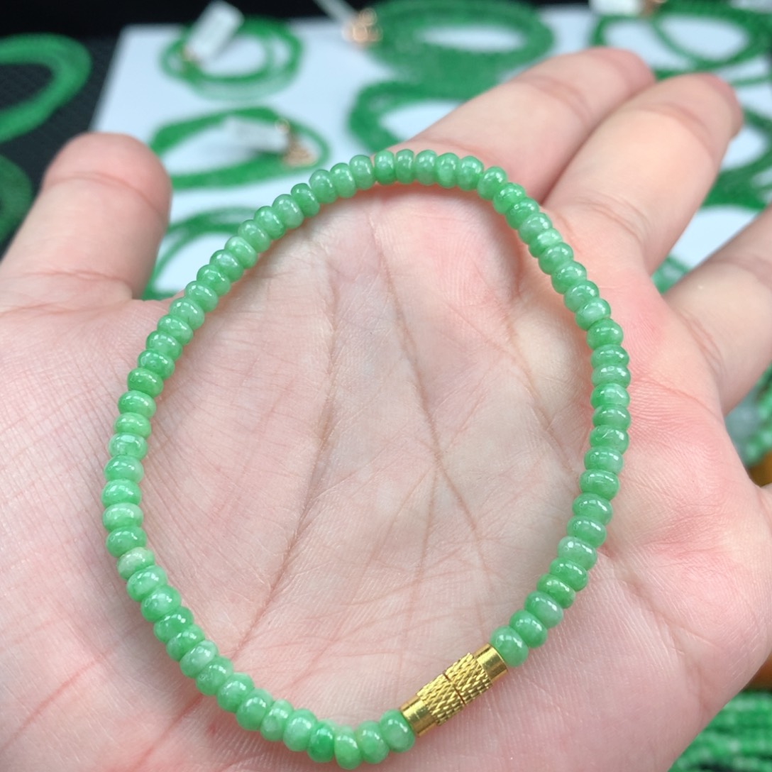 翡翠手链未镶嵌翡翠
