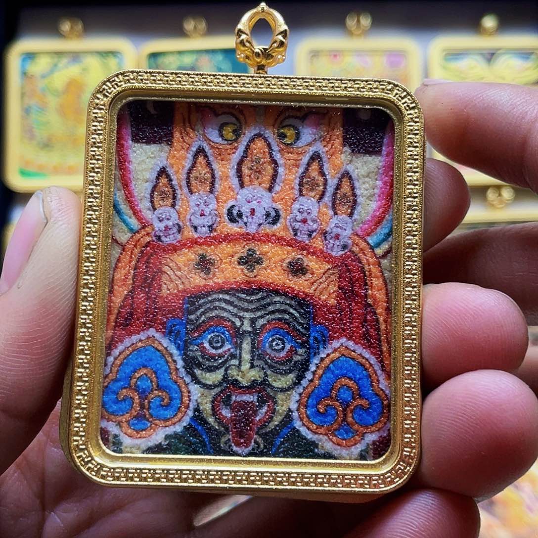 吊坠手绘唐卡粗矿砂扎基钛钢噶乌盒