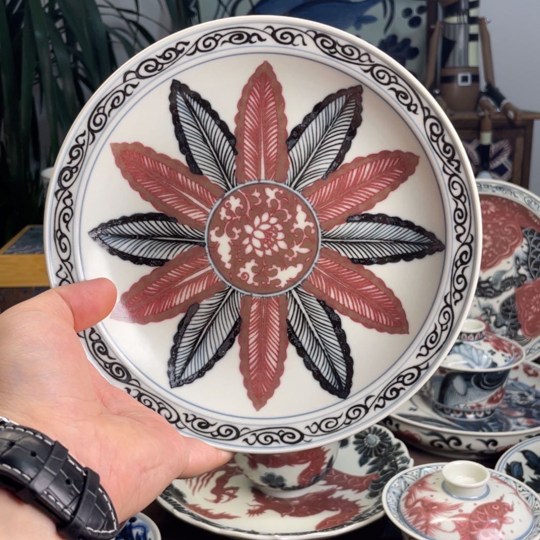 青花釉里红芭蕉叶壶承