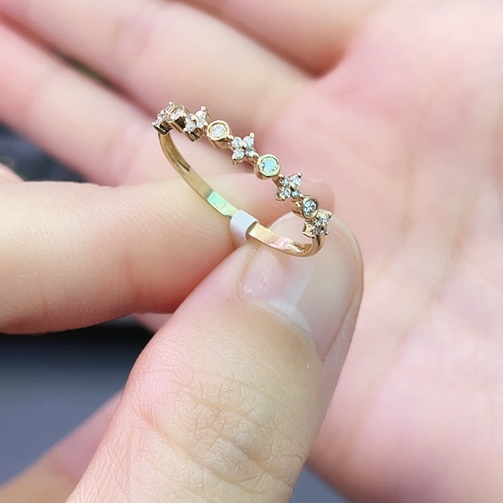 18K金镶嵌钻石戒指/指环