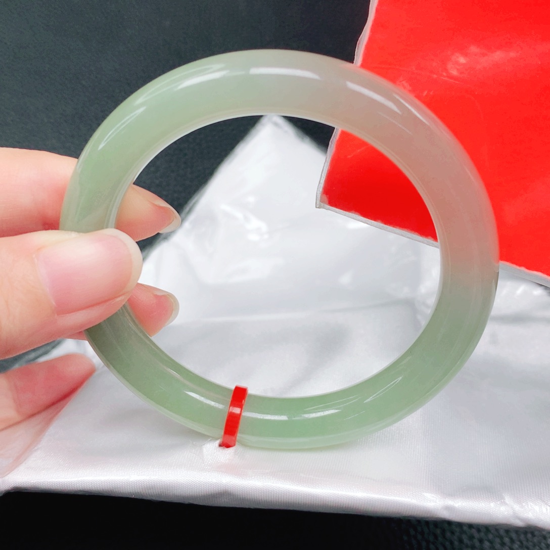 翡翠未镶嵌手镯55圈