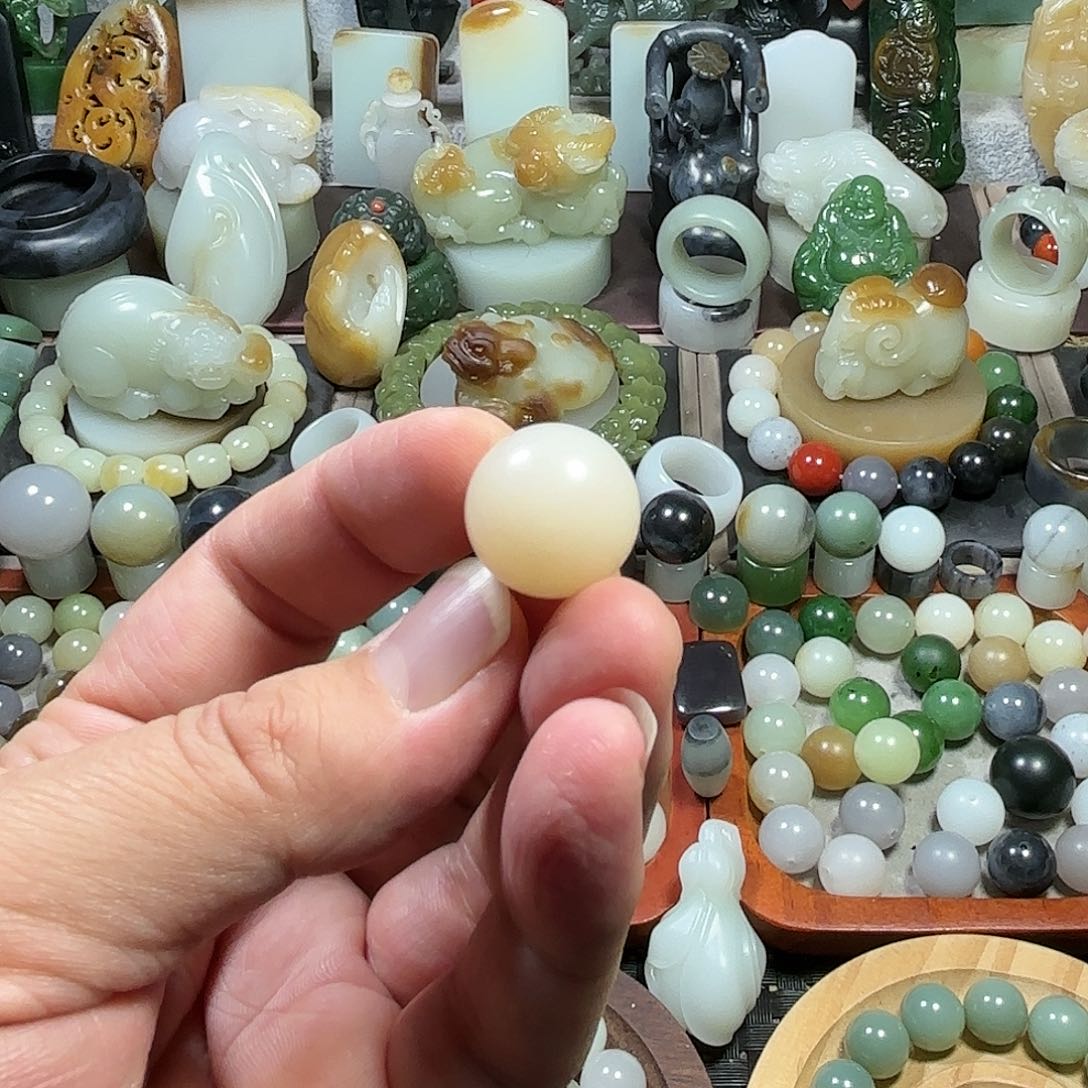 和田玉珠子未镶嵌心*