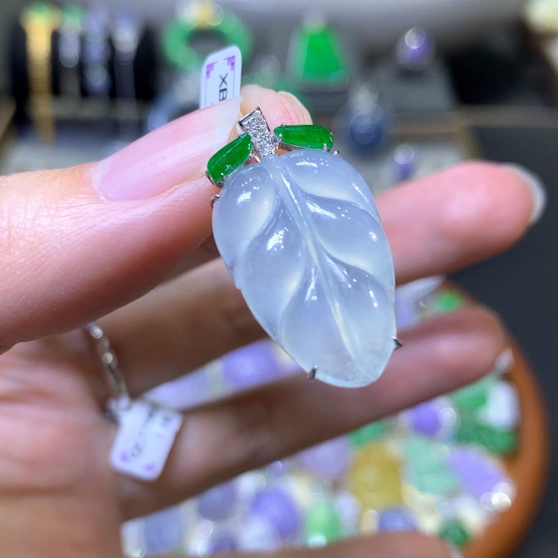 【闪购商品】翡翠颈饰18K金镶嵌翡翠吊坠项链