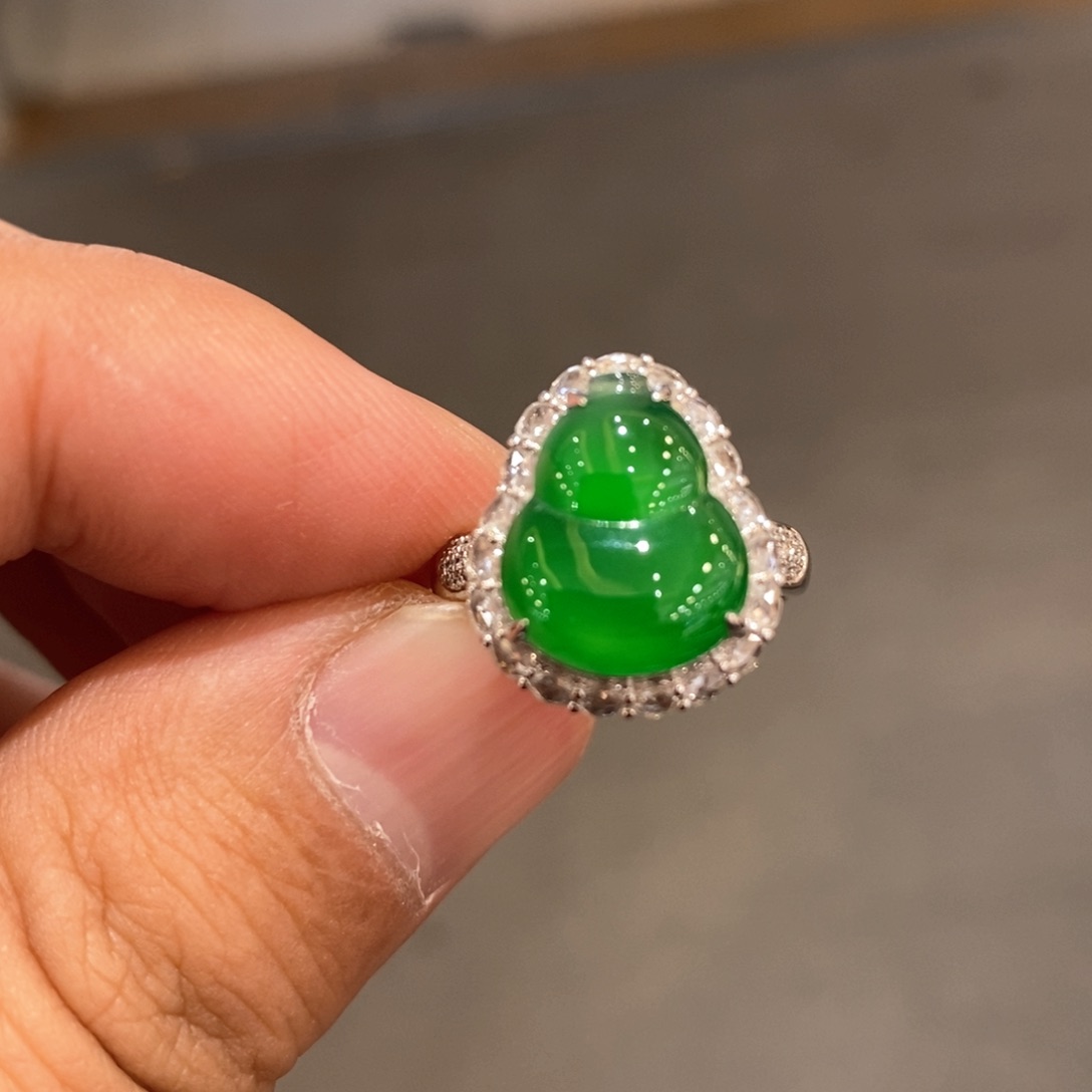 定制翡翠18K金镶嵌缅甸天然翡翠冰绿金镶葫芦戒指