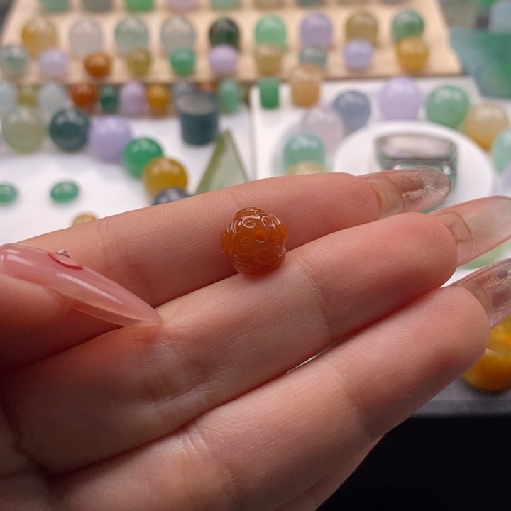 翡翠颈饰未镶嵌乐*扬