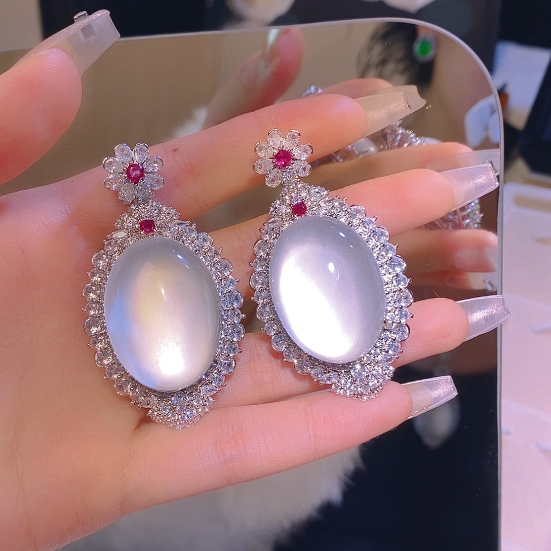 锆石铜合金白富美