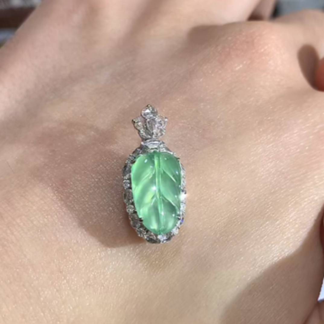 天然缅甸A货翡翠绿叶子