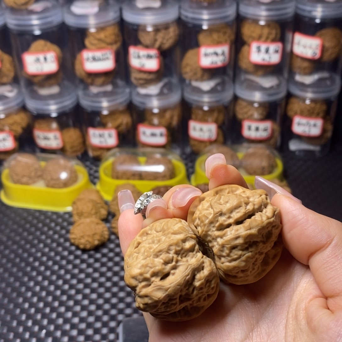 文玩核桃把件蛤蟆头肚子40边38.5
