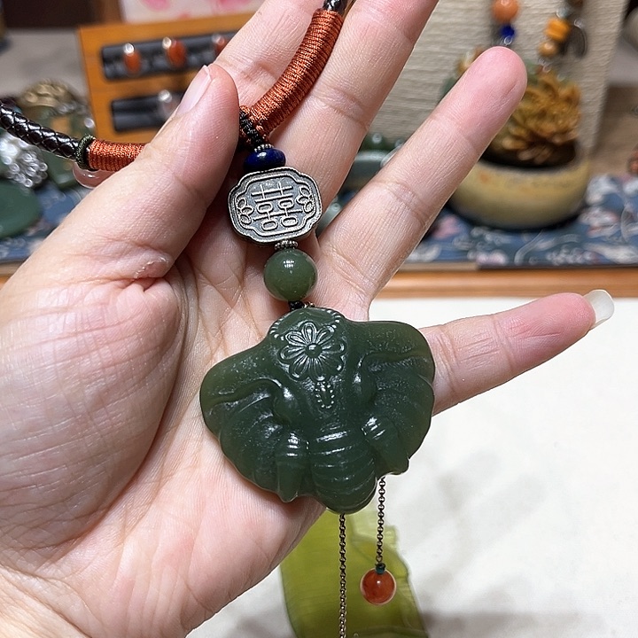 和田玉吊坠未镶嵌