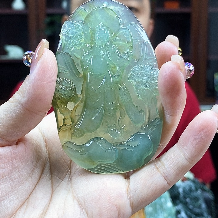蛇纹石玉吊坠未镶嵌