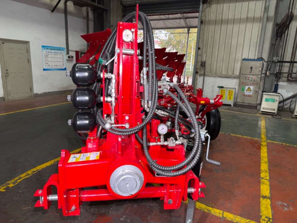 东方红液压翻转犁—1LFBZ-560