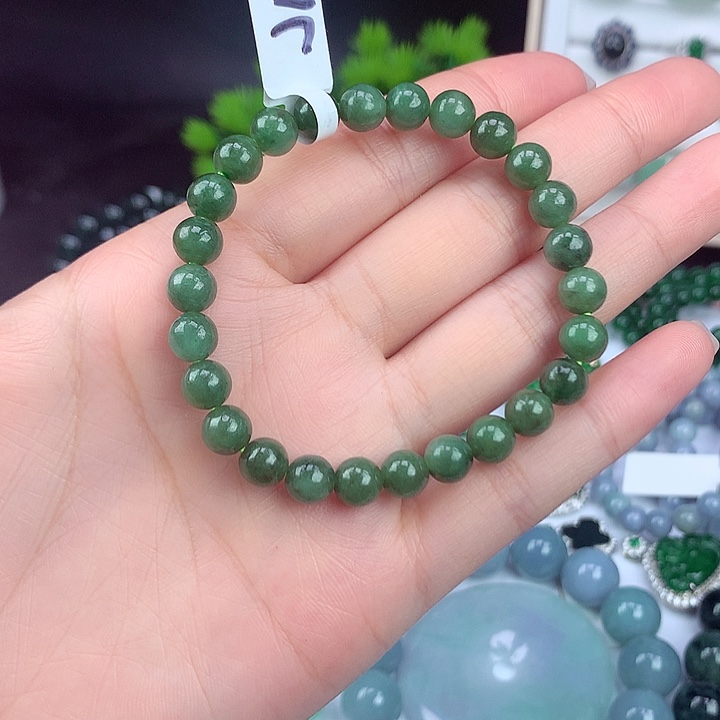 翡翠颈饰未镶嵌手串