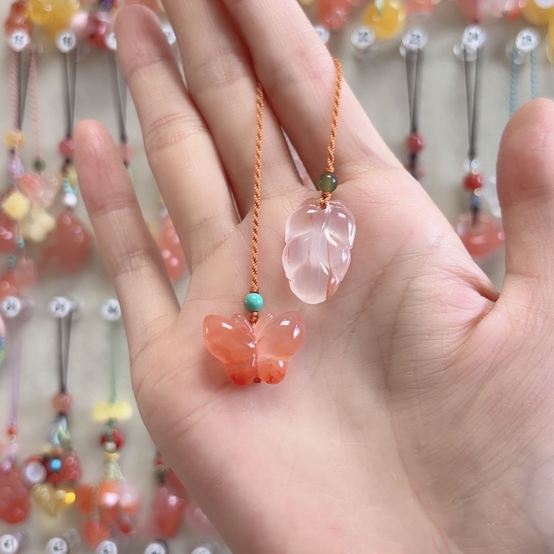 南红玛瑙未镶嵌吊坠(赠链)