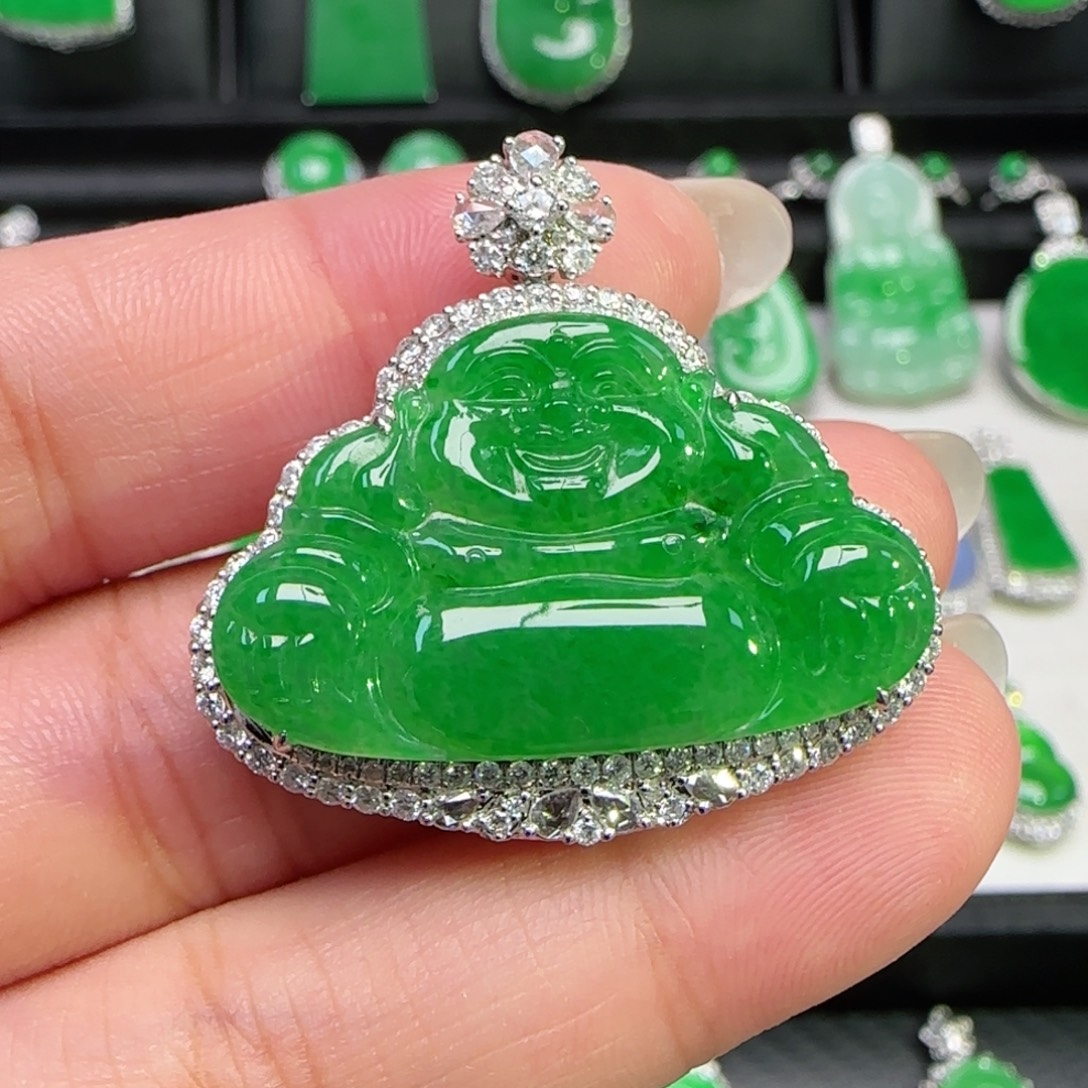 翡翠18K金镶嵌颈饰吊坠