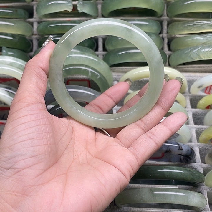 蛇纹石玉未镶嵌手镯367