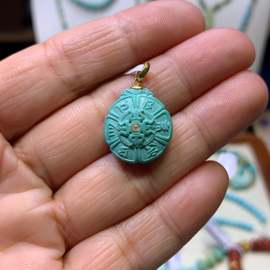 绿松石18K金镶嵌挂件