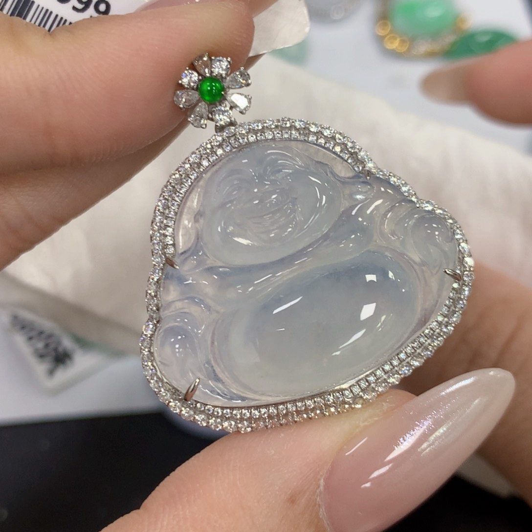 颈饰18K金镶嵌翡翠