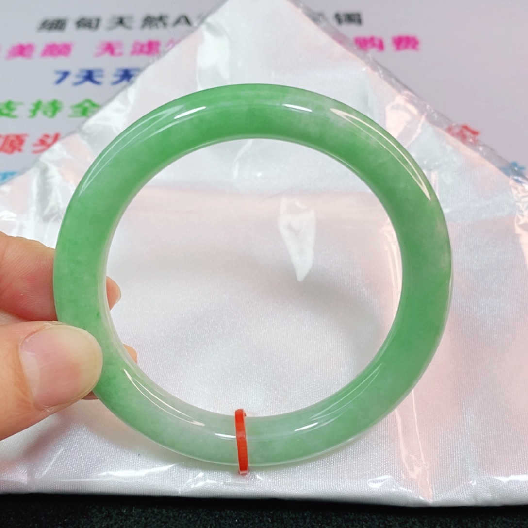 翡翠手镯未镶嵌56-58圈口圆条