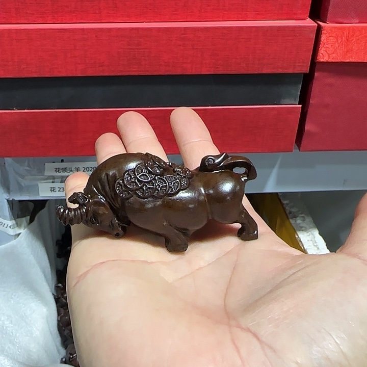 木黑檀木8金钱牛一只