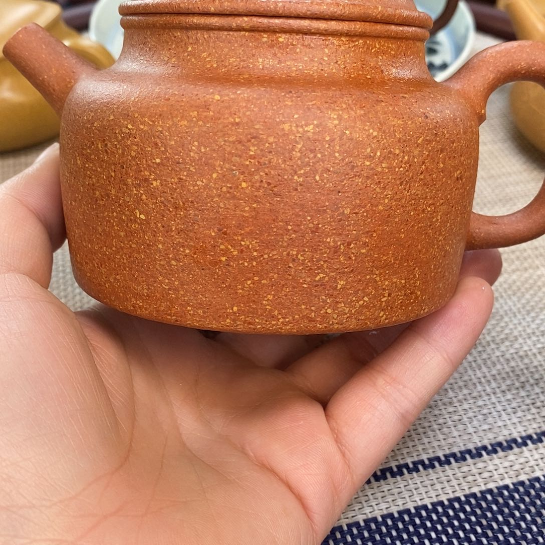 紫砂茶壶黄龙山原矿紫泥制作