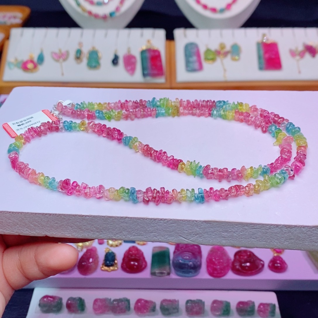 颈饰未镶嵌碧玺原石m