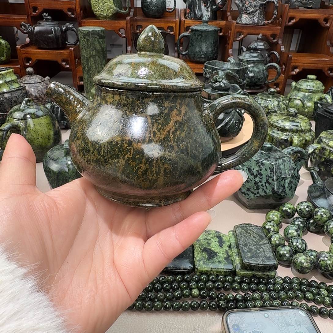 ****丶蛇纹石玉未镶嵌藏玉药王石摆件