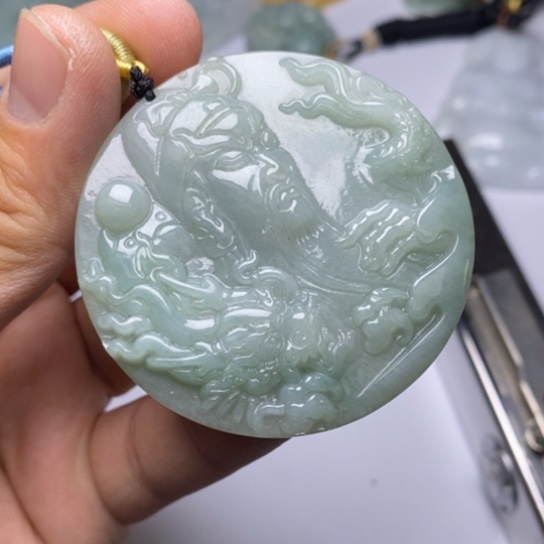 翡翠未镶嵌颈饰翡翠