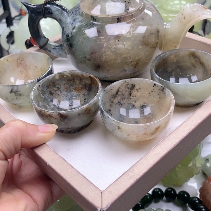 蛇纹石玉壶未镶嵌