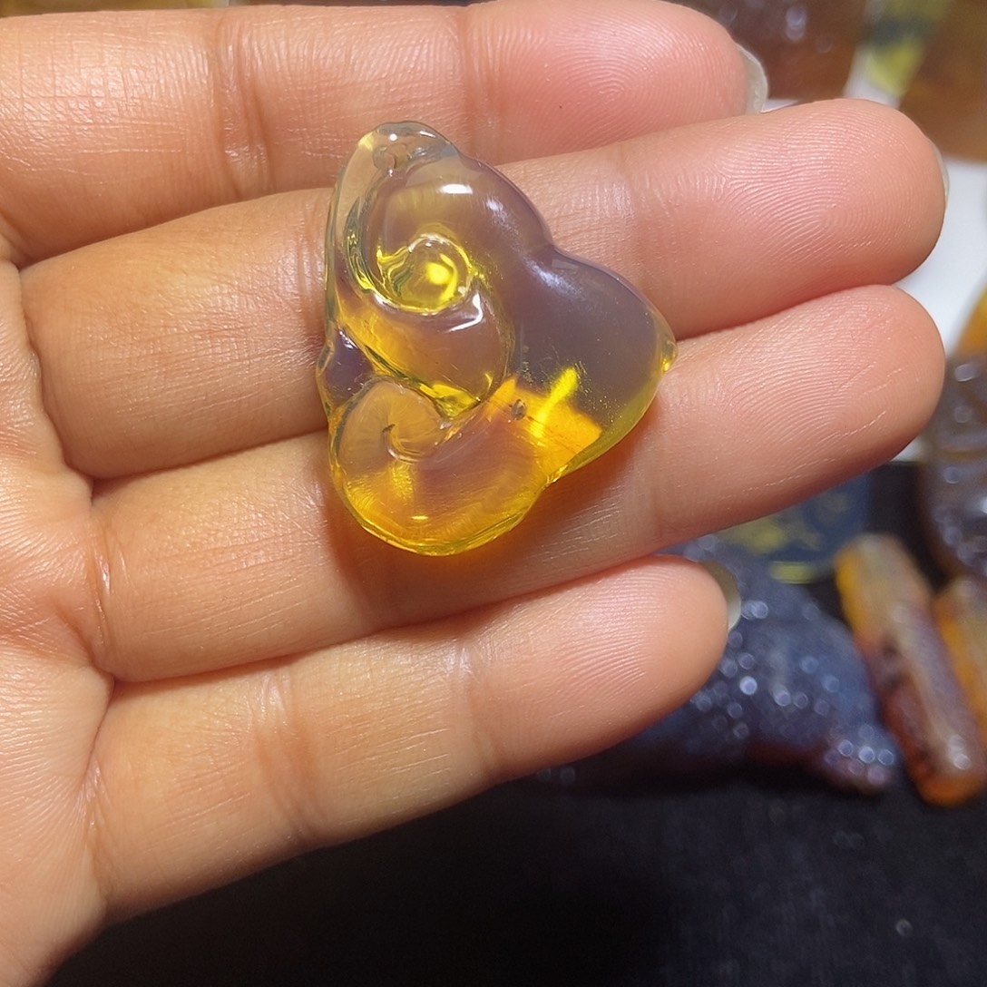 琥珀未镶嵌颈饰缅甸天然琥珀吊坠