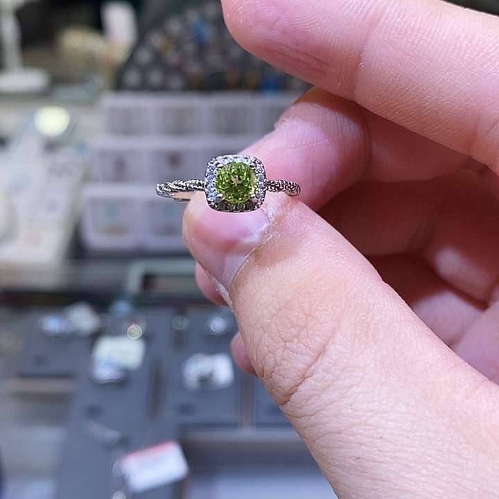 橄榄石戒指银S925镶嵌