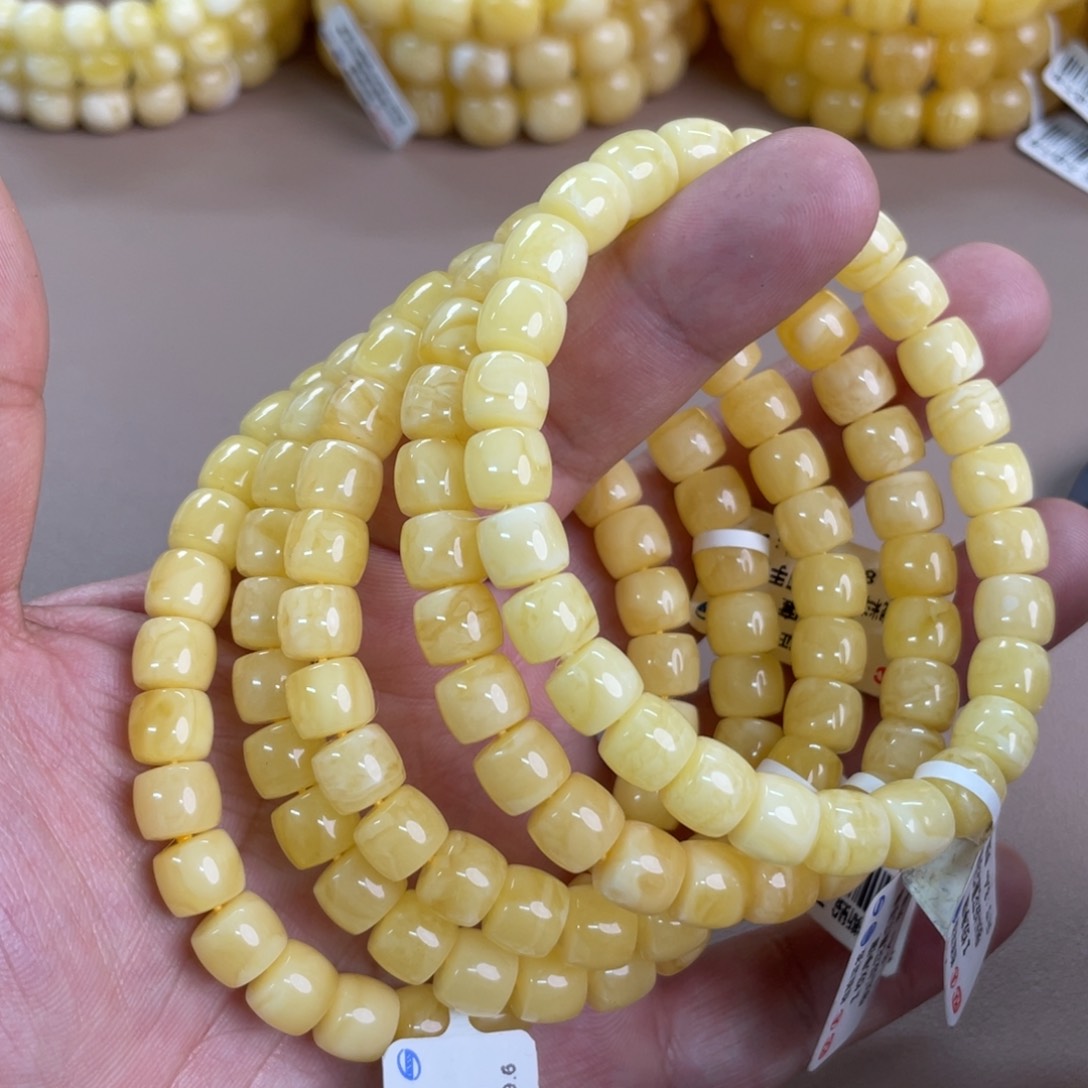 琥珀裸石未镶嵌113多样性发其一