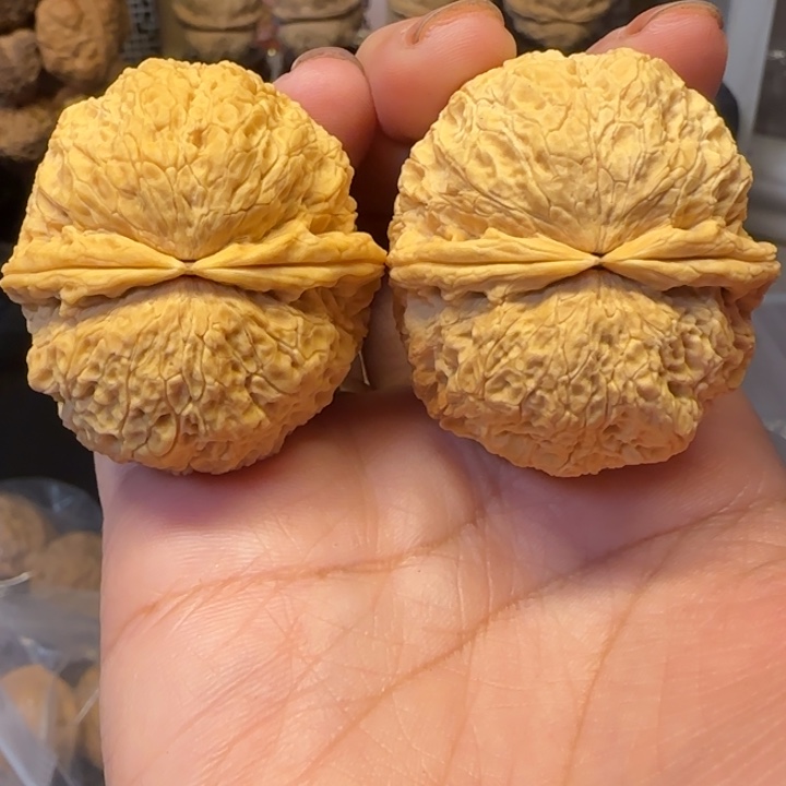 吊坠文玩核桃43铁绣球