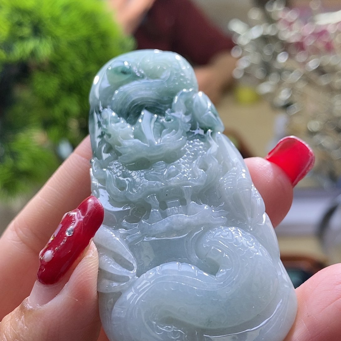 【闪购商品】翡翠颈饰未镶嵌龙牌