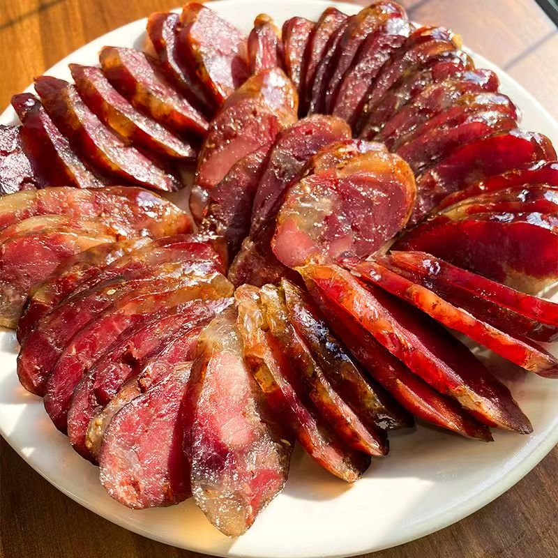 贵州农家烟熏腊肠土猪柴火制作麻辣传统风味特产