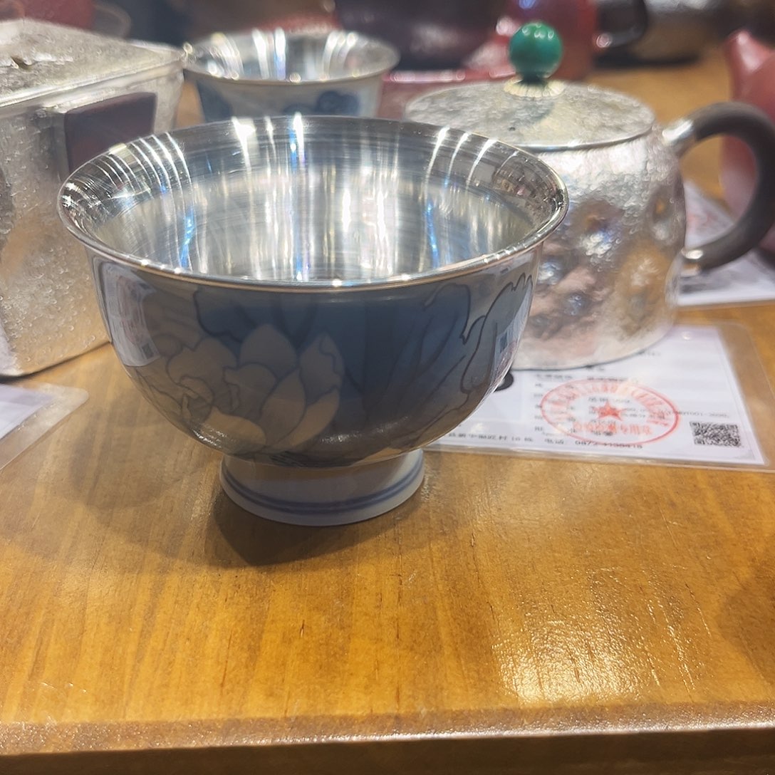 小红鱼瓷包银大杯 手工锻打工艺