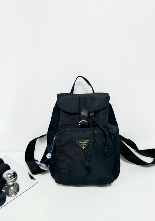 95新 Prada/普拉达 黑银降落伞双肩包
