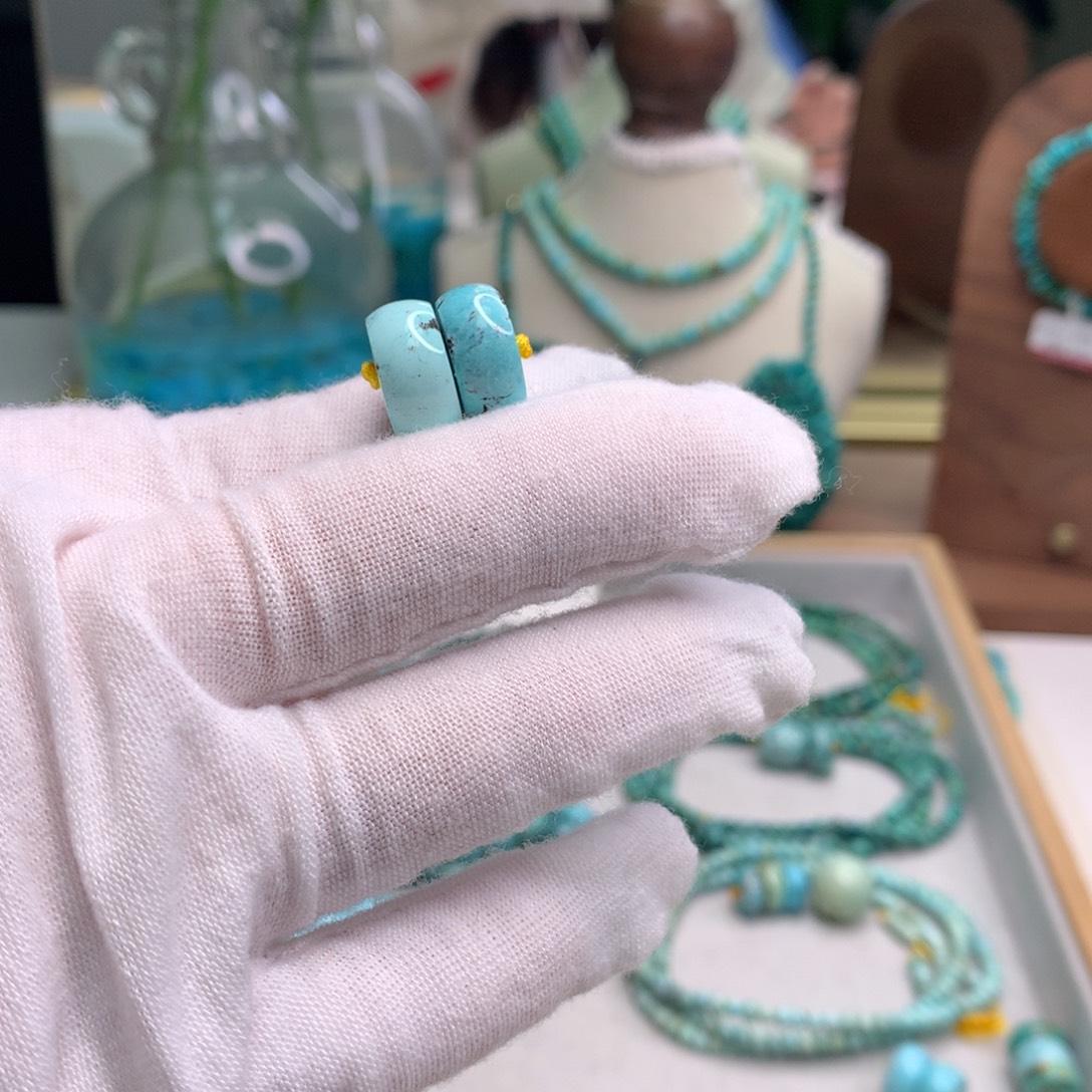 绿松石未镶嵌饰品