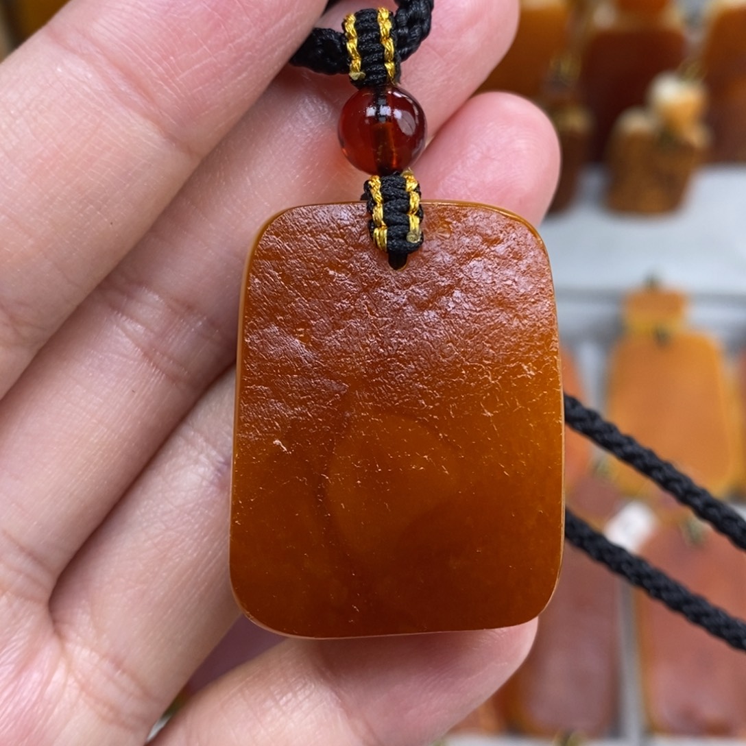 蜜蜡未镶嵌珠宝奇石